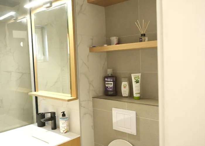 Apartment Sweet Chic